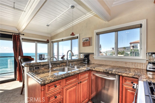 Image 3 for 729 Gaviota Dr #8, Laguna Beach, CA 92651