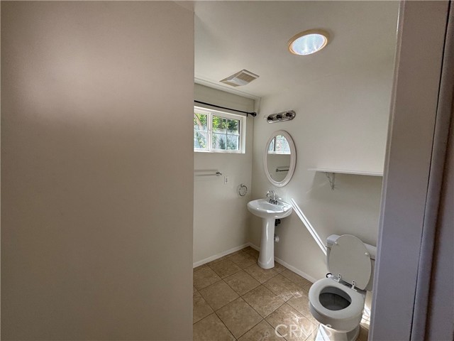 21327 De La Osa, Woodland Hills CA: https://media.crmls.org/medias/032cef09-65db-4802-8d6b-af1cf6d23f98.jpg