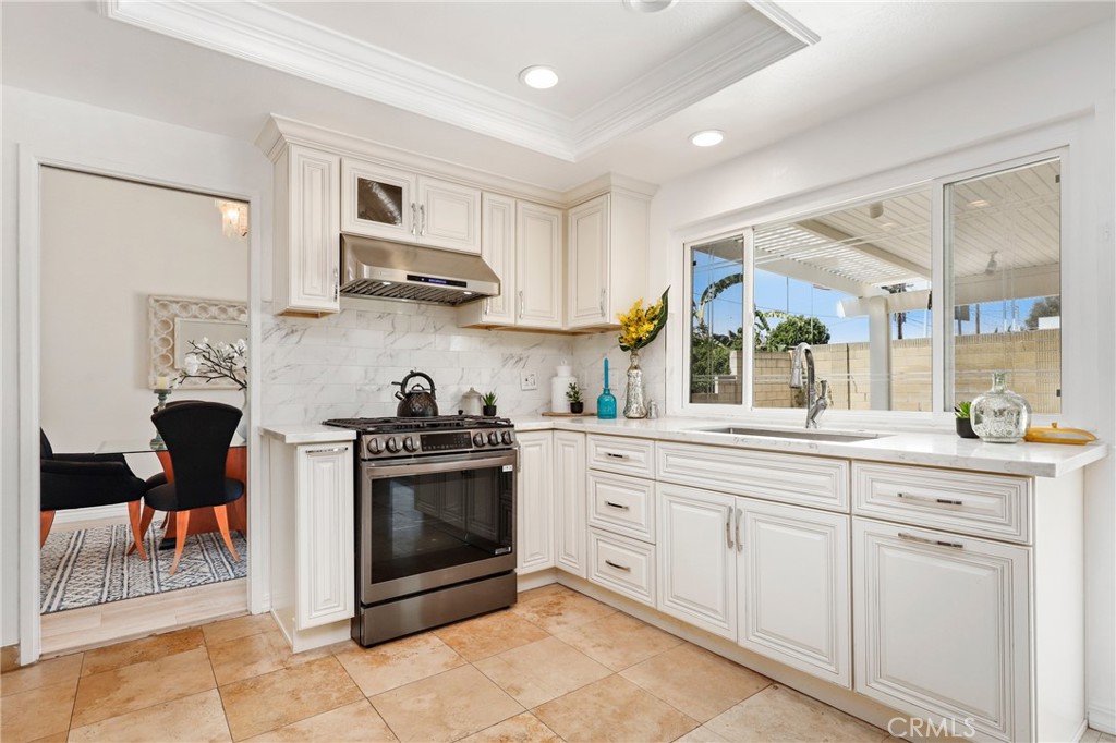 MLS #OC25173182 img 7