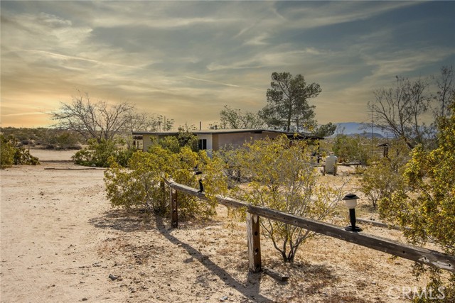 Detail Gallery Image 25 of 31 For 63720 Pluto Rd, Joshua Tree,  CA 92252 - 2 Beds | 1 Baths