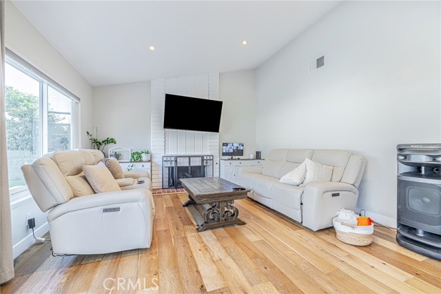 Detail Gallery Image 10 of 52 For 8310 Faust Ave, West Hills,  CA 91304 - 4 Beds | 3 Baths