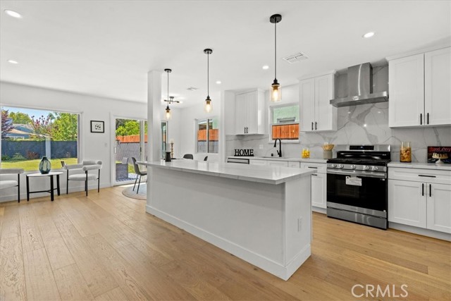 Detail Gallery Image 14 of 44 For 5815 Saloma Ave, Sherman Oaks,  CA 91411 - 4 Beds | 3/1 Baths