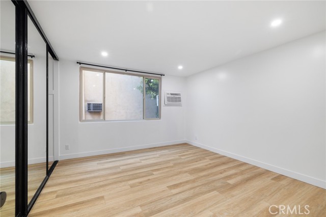 Detail Gallery Image 10 of 18 For 17000 Burbank Bld #301,  Encino,  CA 91316 - 2 Beds | 2 Baths