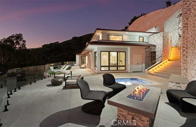 31 N Vista De Catalina, Laguna Beach CA: https://media.crmls.org/medias/032f8fbf-3020-4985-b5a0-5cab8b0b3a16.jpg