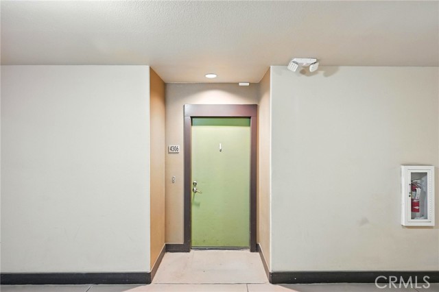 24585 Town Center Drive, Valencia CA: https://media.crmls.org/medias/032f9ff8-1d91-488c-acb2-4589cfefa103.jpg