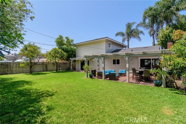 8042 Driftwood Drive, Huntington Beach CA: https://media.crmls.org/medias/032fbe2e-e88e-40c6-bfc3-3154bdbc6abd.jpg