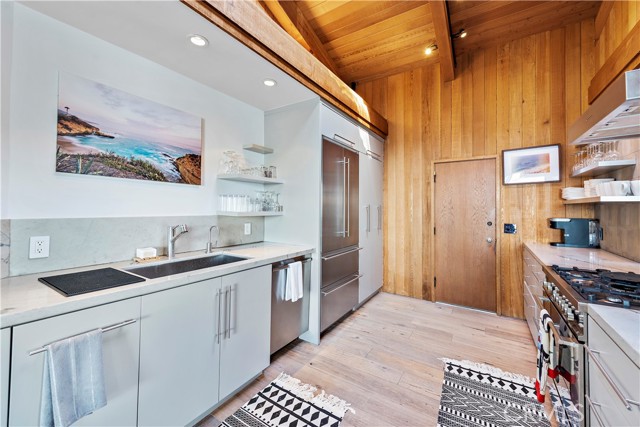 Detail Gallery Image 39 of 69 For 2623 Victoria Dr, Laguna Beach,  CA 92651 - 4 Beds | 3/1 Baths