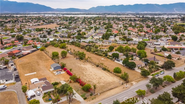 778 Bloomington Avenue, Bloomington CA: https://media.crmls.org/medias/03300d81-a96f-4b86-9965-2b895b9f25c0.jpg