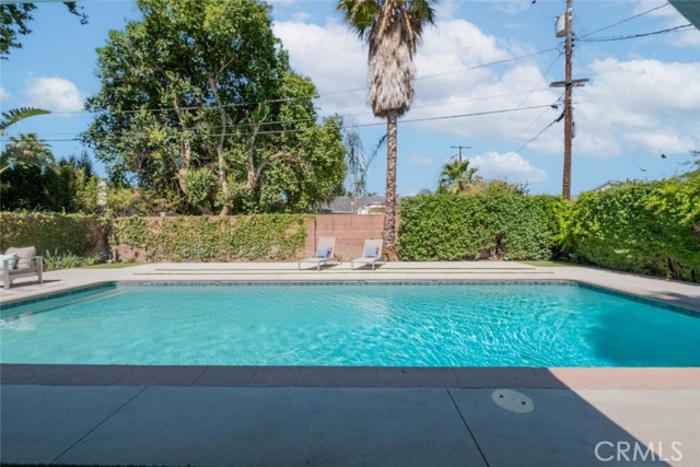Detail Gallery Image 11 of 32 For 6535 Comanche Ave, Winnetka,  CA 91306 - 3 Beds | 2 Baths