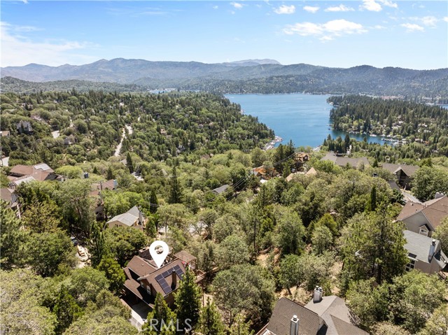 1088 Nadelhorn Drive, Lake Arrowhead CA: https://media.crmls.org/medias/03313b7f-4cb4-44e3-a478-4fc63d95fad6.jpg