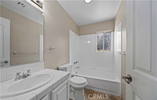 Detail Gallery Image 8 of 18 For 7304 Gila Ct, Palmdale,  CA 93551 - 5 Beds | 3 Baths