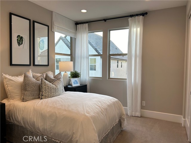 Detail Gallery Image 11 of 13 For 27390 Snow Creek Pl, Valencia,  CA 91381 - 3 Beds | 2/1 Baths