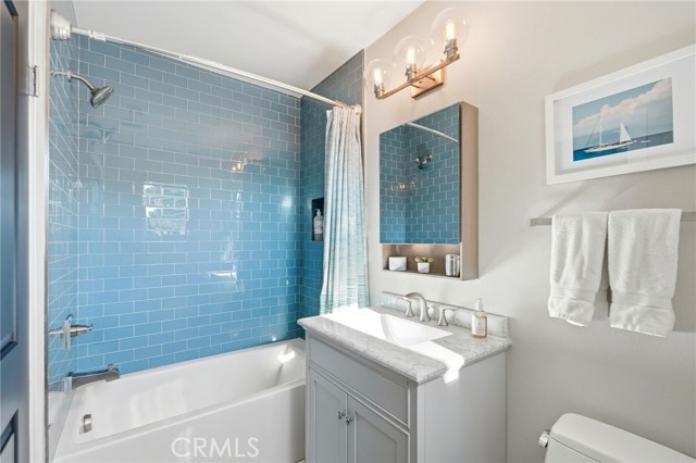 Detail Gallery Image 35 of 57 For 2311 W Clark Ave, Burbank,  CA 91506 - 4 Beds | 4/1 Baths