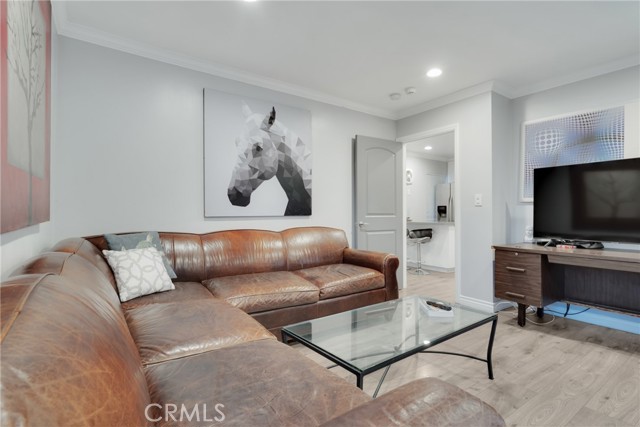 5340 S Harcourt Avenue, Los Angeles CA: https://media.crmls.org/medias/03328f7d-9818-4607-8950-4f70c5de8495.jpg