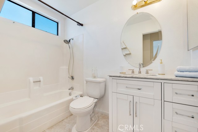 Detail Gallery Image 17 of 28 For 9635 Sepulveda Bld #1,  North Hills,  CA 91343 - 3 Beds | 2/1 Baths