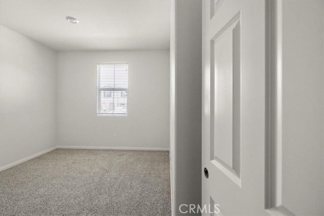 5585 Bella Way, Fontana CA: https://media.crmls.org/medias/0332ca86-1e61-4594-9c01-b9a125b39781.jpg