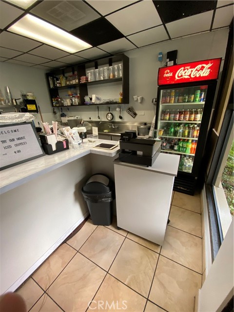 20301 Ventura Boulevard, Woodland Hills CA: https://media.crmls.org/medias/0332ebe7-055c-414d-b384-d6c5a369a65e.jpg