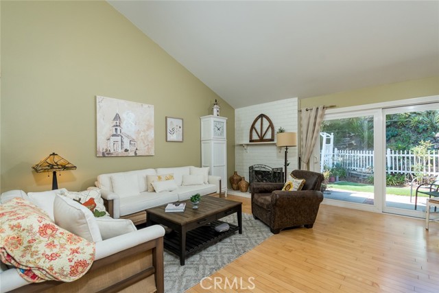 Detail Gallery Image 5 of 40 For 6611 Elmhurst Dr, Tujunga,  CA 91042 - 3 Beds | 2 Baths