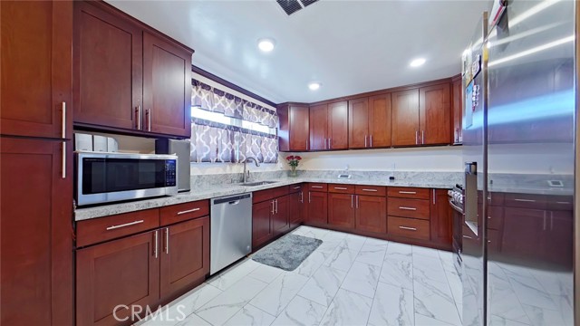 Detail Gallery Image 12 of 35 For 7664 Beckett St, Tujunga,  CA 91042 - 3 Beds | 2 Baths