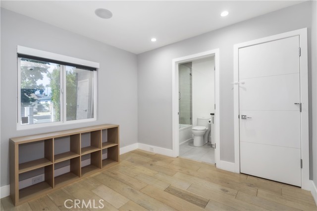 Detail Gallery Image 31 of 47 For 6230 Beeman Ave, North Hollywood,  CA 91606 - 6 Beds | 4/2 Baths