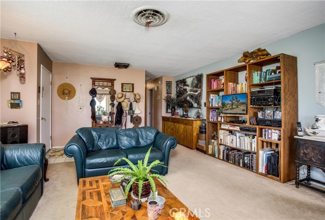 Detail Gallery Image 12 of 63 For 5407 Paradise View Rd, Yucca Valley,  CA 92284 - 3 Beds | 2 Baths