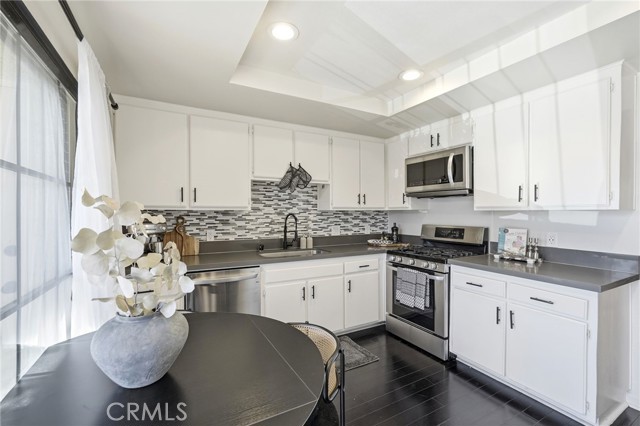 Detail Gallery Image 19 of 58 For 11127 La Maida #9,  North Hollywood,  CA 91601 - 3 Beds | 2/1 Baths