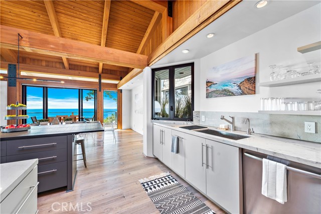 Detail Gallery Image 11 of 69 For 2623 Victoria Dr, Laguna Beach,  CA 92651 - 4 Beds | 3/1 Baths