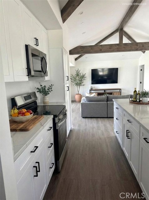 Detail Gallery Image 5 of 12 For 425 W Lime Ave #1,  Monrovia,  CA 91016 - 2 Beds | 2 Baths