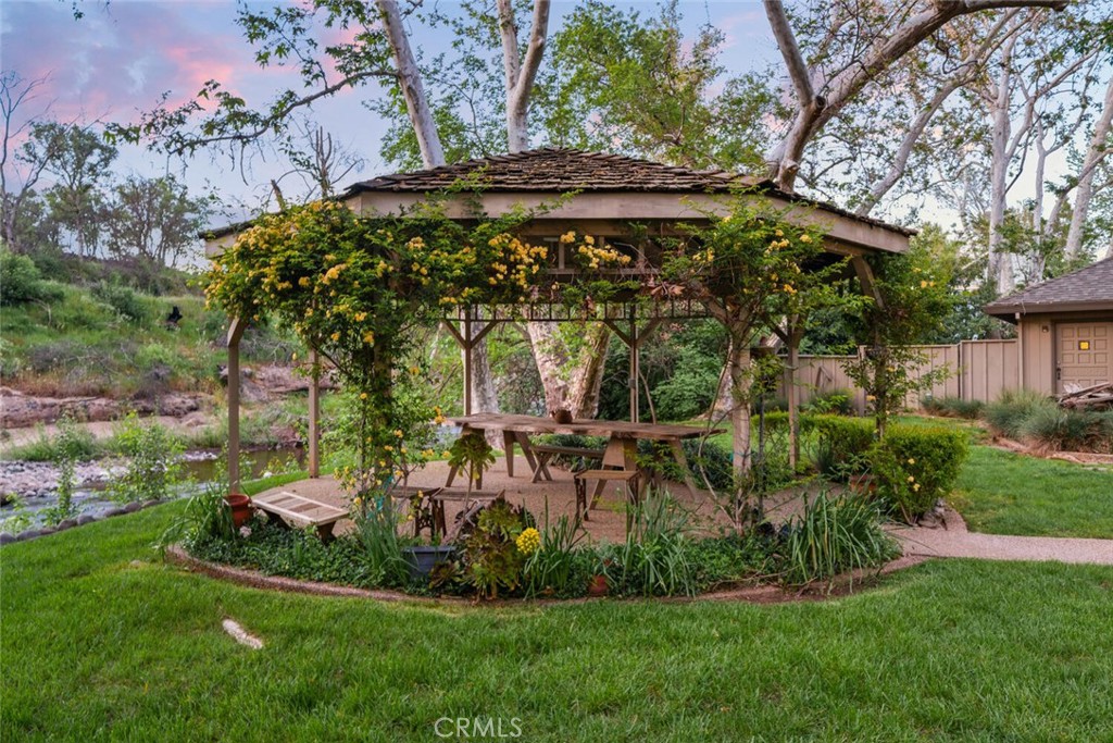 https://media.crmls.org/medias/0337eea9-d67a-4ff3-81d5-d650be3b7fc1.jpg?preset=X-Large