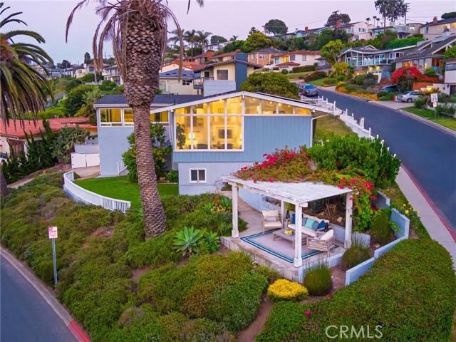 246 Via Los Miradores, Redondo Beach CA: https://media.crmls.org/medias/03388c96-4e35-4de6-8a87-89b40799ad75.jpg