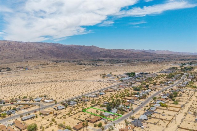 73355 Sun Valley Drive, 29 Palms CA: https://media.crmls.org/medias/03388f0d-27fb-4135-8dc5-c709e2803f97.jpg