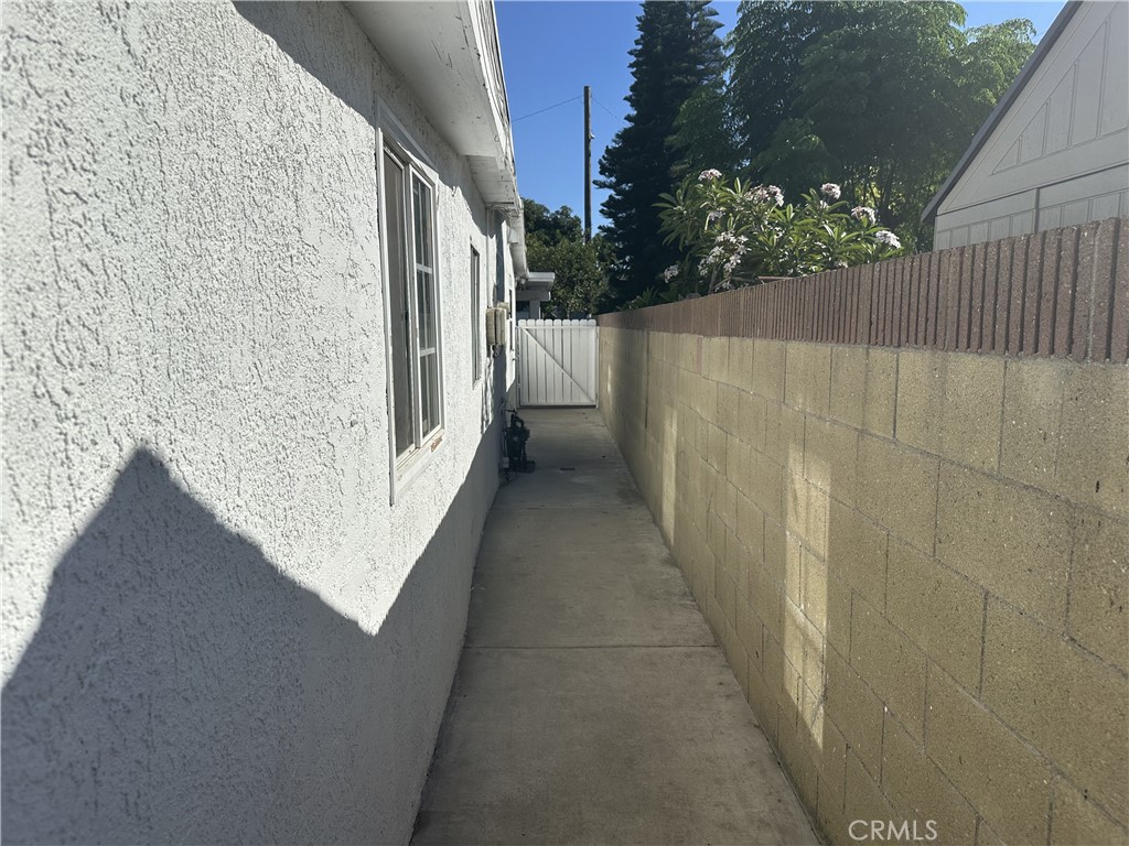 https://media.crmls.org/medias/0338f4b3-32fa-4897-ba98-6602bc0d21ba.jpg?preset=X-Large