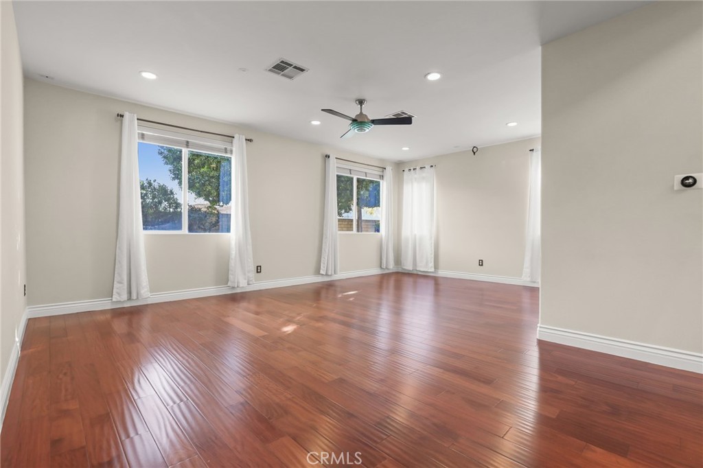 MLS #SR25263348 image #14