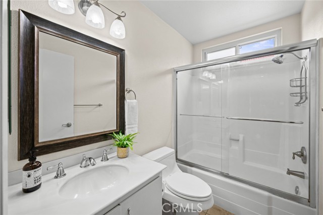 23291 Via Gaudix, Mission Viejo CA: https://media.crmls.org/medias/033949e9-0949-42eb-a3ca-1d94a75553cb.jpg