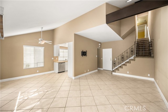 Detail Gallery Image 5 of 41 For 1062 Walnut St #C,  Tustin,  CA 92780 - 2 Beds | 2/1 Baths