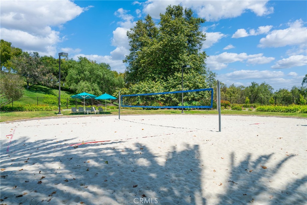 https://media.crmls.org/medias/0339724d-9da8-446c-aad7-68eb7f543ae7.jpg?preset=X-Large