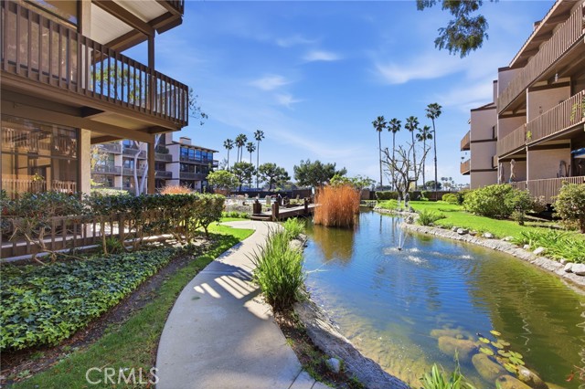 7202 Marina Pacifica S, Long Beach CA: https://media.crmls.org/medias/03398704-dc5b-4fb0-a31e-d0193730b784.jpg