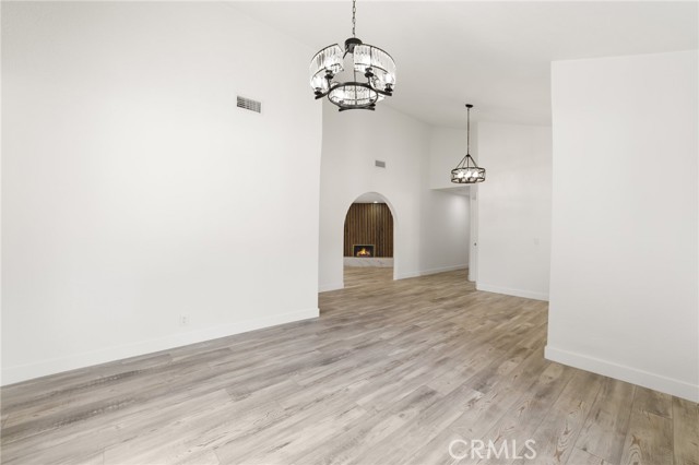 Image 9 of 33 For 21885 Lake Mathews Drive