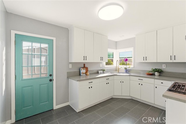 2106 Mcpherson Avenue, Los Angeles CA: https://media.crmls.org/medias/033a0c03-b2b3-4b57-aa45-5300ca93ed1a.jpg