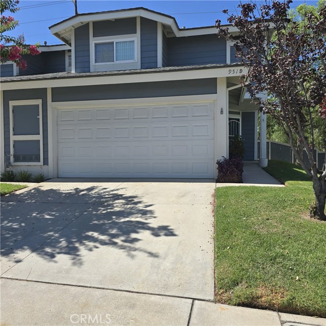 Detail Gallery Image 1 of 29 For 951 Inn Keeper Ln #D,  Corona,  CA 92881 - 3 Beds | 2/1 Baths