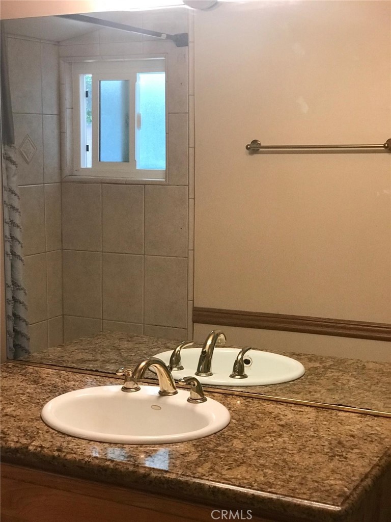 https://media.crmls.org/medias/033b2d1f-19f1-49c2-ad0e-a6d016c4e93c.jpg?preset=X-Large