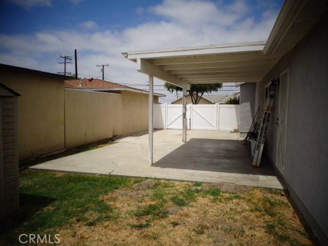 15728 Stevens Avenue, Bellflower CA: https://media.crmls.org/medias/033b3ae5-65df-4fbf-9f92-62462ccea624.jpg