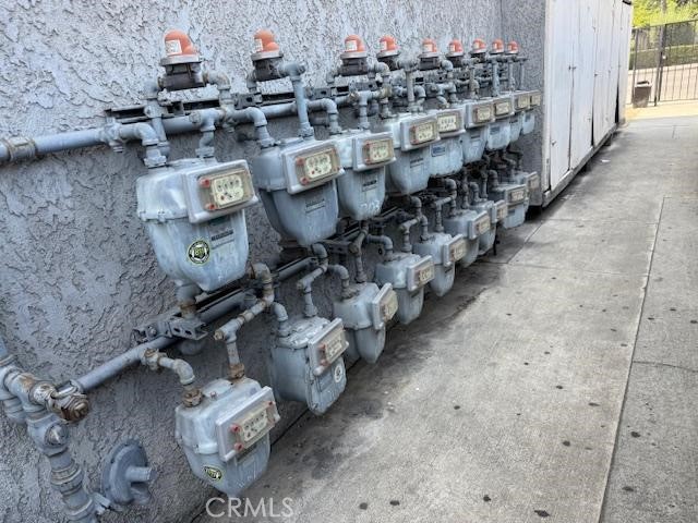 6242 Vineland Avenue, North Hollywood CA: https://media.crmls.org/medias/033b64fb-4029-4f94-b1cf-e4acd04a680d.jpg