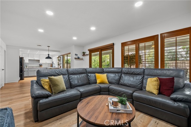 Detail Gallery Image 17 of 47 For 25842 Vaquero Ct, Valencia,  CA 91355 - 4 Beds | 3 Baths