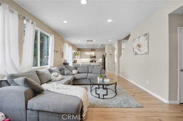 Detail Gallery Image 12 of 39 For 661 Corte San Julian, Perris,  CA 92571 - 4 Beds | 2/1 Baths