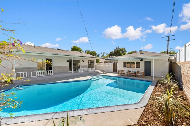 16257 16257 Los Alimos, Granada Hills CA: https://media.crmls.org/medias/033d37bf-d587-43b1-b437-5375ade1d3f4.jpg