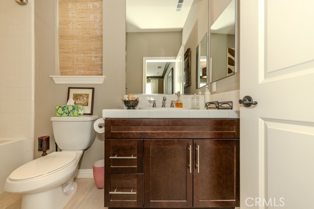 Image 15 of 75 For 30 Vivido St