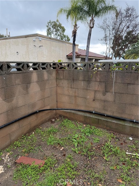 Detail Gallery Image 9 of 22 For 301 E Foothill #6,  Pomona,  CA 91767 - 2 Beds | 1 Baths