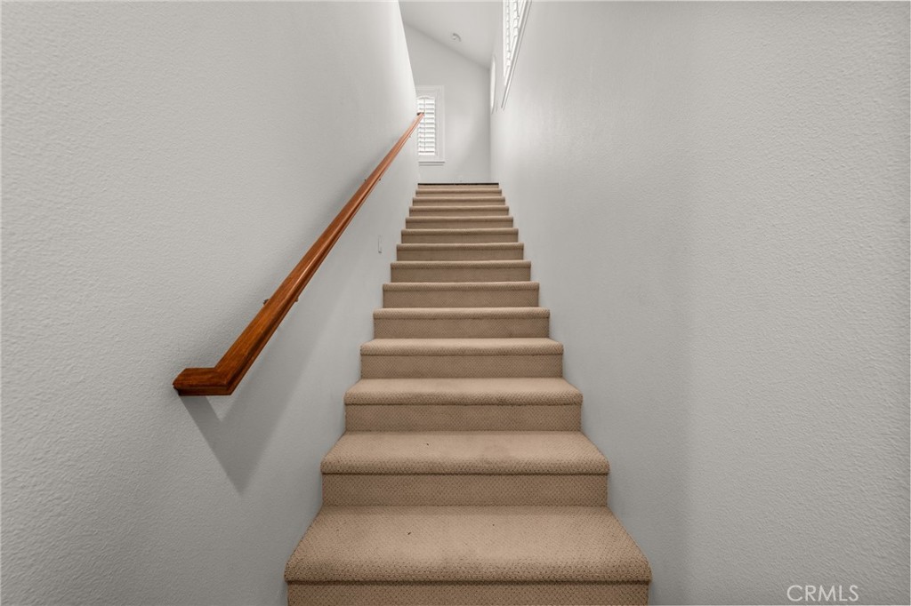 https://media.crmls.org/medias/033df842-7ab7-4590-9e7b-55b35a3c7fd9.jpg?preset=X-Large