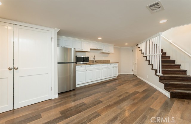 Detail Gallery Image 18 of 34 For 3602 Encinal Ave, La Crescenta,  CA 91214 - 4 Beds | 3 Baths